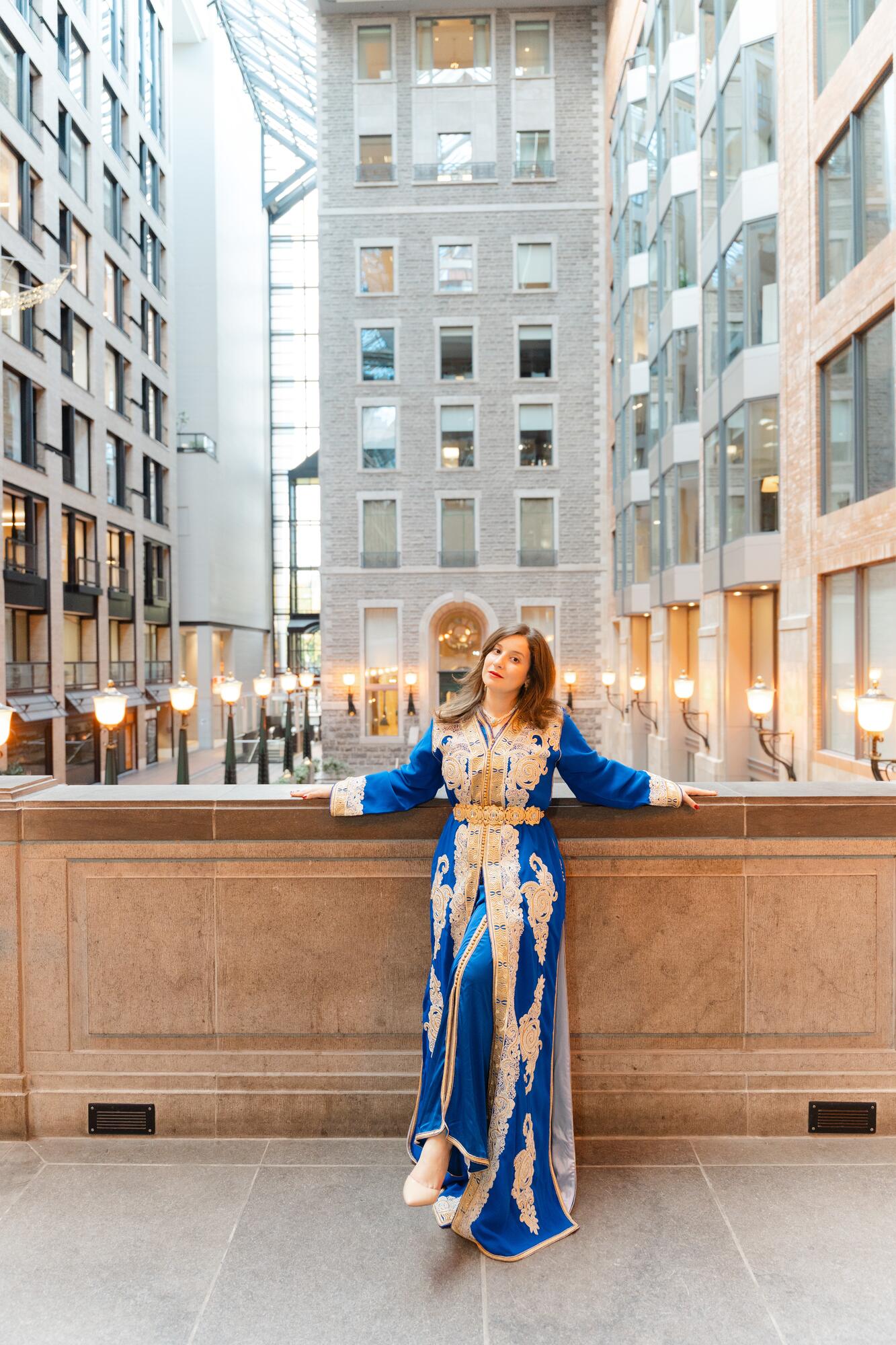 Bleu Roi dans l'atrium du WTC